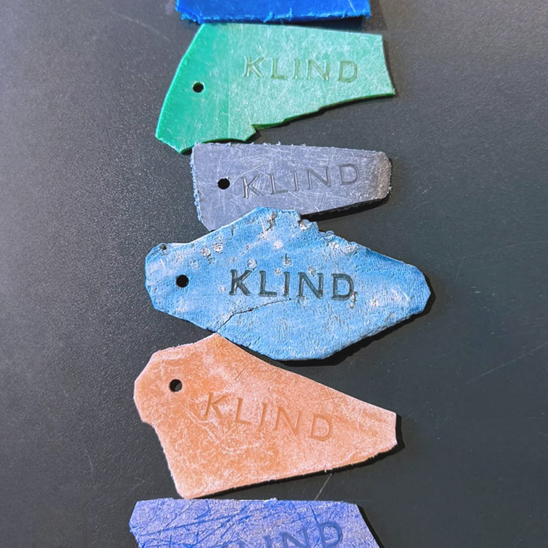 proceso de reutilización de plastico para etiquetado de marca KLIND, paso 5